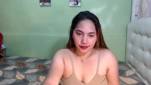 Snapshot of yhang_slut chatting on September 2025 05:18:01 AM yhang_slut online show from September 2025 05:18:01 AM