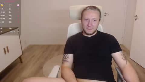 Snapshot of yhdxhy chatting on September 2025 10:21:02 PM James online show from September 2025 10:21:02 PM