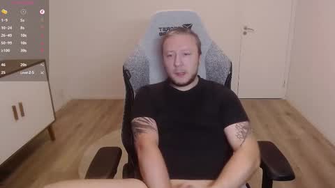 Snapshot of yhdxhy chatting on October 2025 04:28:01 PM James online show from October 2025 04:28:01 PM