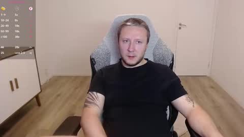 Snapshot of yhdxhy chatting on October 2025 08:38:01 PM James online show from October 2025 08:38:01 PM