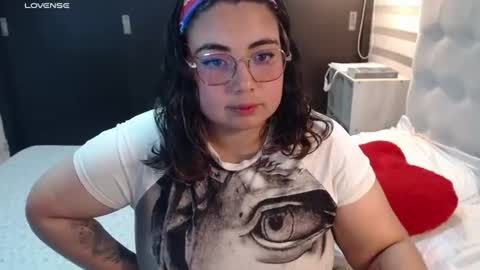 hii i am yini online show from June 2026 04:06:02 AM