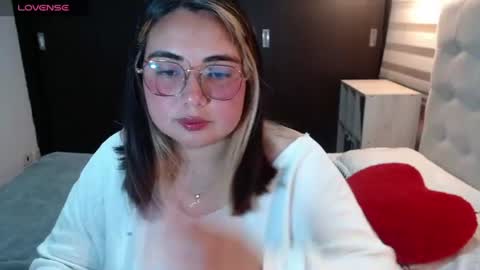 hii i am yini online show from July 2026 02:47:02 AM