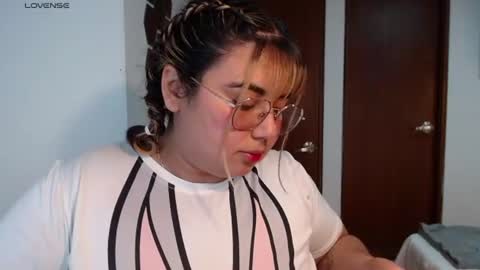 hii i am yini online show from July 2026 01:33:01 AM