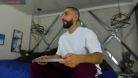 Yiyo online show from February 2025 05:08:01 AM