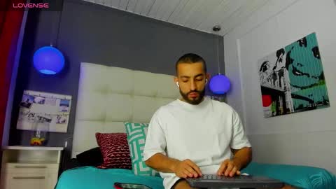 Yiyo online show from September 2025 09:03:01 PM