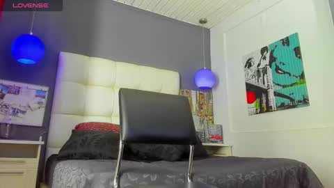 Yiyo online show from November 2025 02:21:02 AM