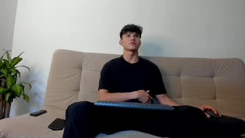 Snapshot of yizus_bonz chatting on May 2026 06:02:01 PM yizus_bonz online show from May 2026 06:02:01 PM