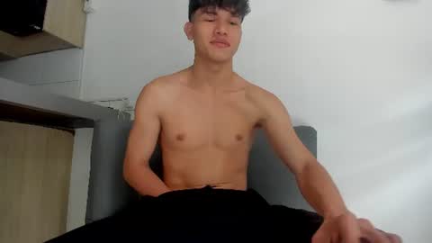 yizus_bonz online show from June 2026 04:22:01 PM