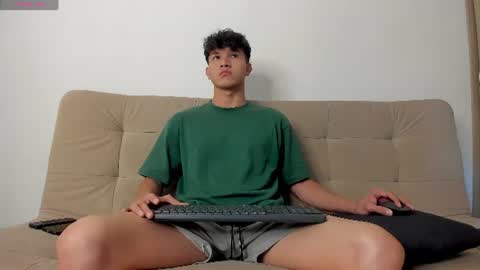 yizus_bonz online show from June 2026 06:30:01 PM