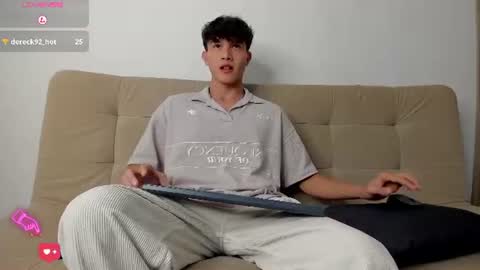 yizus_bonz online show from July 2026 11:18:01 PM