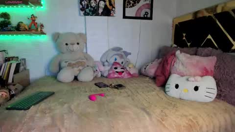 Snapshot of yluismag chatting on September 2025 06:51:02 AM lucy online show from September 2025 06:51:02 AM