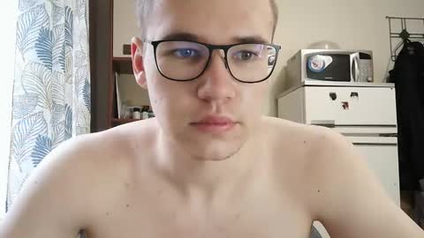 Snapshot of yminoske chatting on November 2025 04:01:02 AM Yminoske online show from November 2025 04:01:02 AM