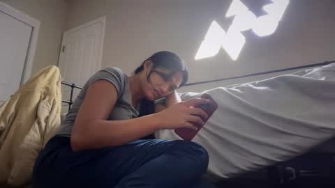 Palmela Handerson online show from October 2025 02:36:01 PM