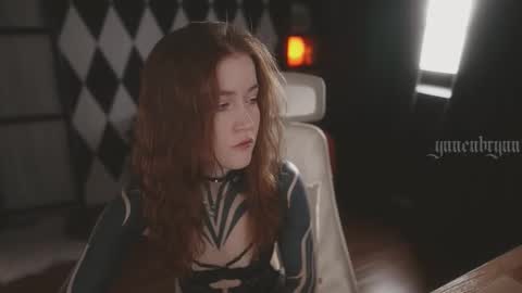 ynnenbrynn online show from September 2025 07:52:01 AM