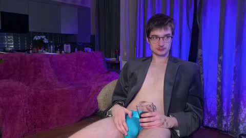 Max online show from February 2025 04:26:01 AM