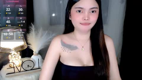 Snapshot of yogirl_abby chatting on January 2026 01:02:01 PM Hi i am Abby i am Filipina Aussie youve ever wanted to meet NOT INTO CHEAP GUY online show from January 2026 01:02:01 PM