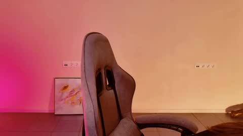 yoka_paradoxxx online show from February 2026 09:16:01 AM