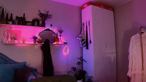 yoka_paradoxxx online show from May 2026 09:28:01 AM