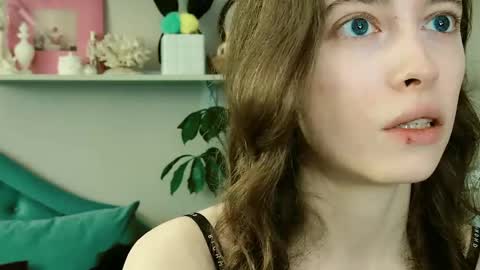 yoka_paradoxxx online show from May 2026 09:15:02 AM
