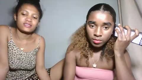 Snapshot of yolandrina05 chatting on October 2025 06:06:01 PM yolandrina05 online show from October 2025 06:06:01 PM