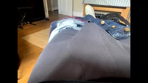 yorkiemanuk online show from April 2026 12:54:01 PM