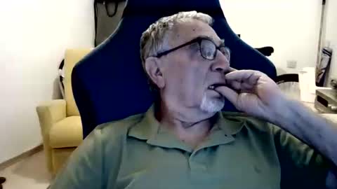 yoska281 online show from June 2026 04:11:01 AM