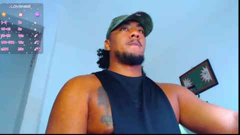 Snapshot of yosoy_enzo2020 chatting on April 2026 05:08:02 AM Enzo online show from April 2026 05:08:02 AM