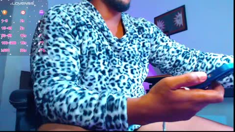 Snapshot of yosoy_enzo2020 chatting on April 2026 04:21:01 AM Enzo online show from April 2026 04:21:01 AM