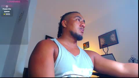 Snapshot of yosoy_enzo2020 chatting on April 2026 05:18:02 AM Enzo online show from April 2026 05:18:02 AM