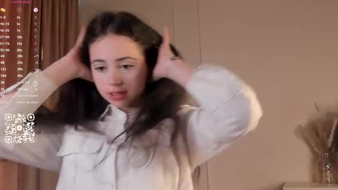 Elizabeth brunette -- Darline blonde  online show from September 2025 08:42:02 AM