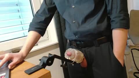 Snapshot of youboyvie chatting on December 2025 12:01:02 PM Rob online show from December 2025 12:01:02 PM