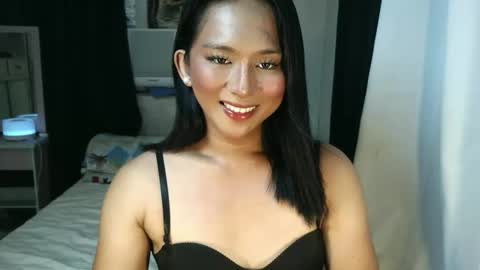 Snapshot of yougot_yanie chatting on November 2025 01:17:02 AM Yanie online show from November 2025 01:17:02 AM