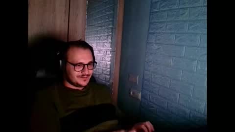 Snapshot of younromki chatting on November 2025 10:04:02 PM A... online show from November 2025 10:04:02 PM