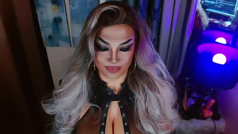 QUEEN MADISON  online show from April 2026 04:38:02 PM