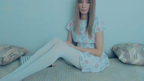 Lily online show from November 2025 03:42:02 AM