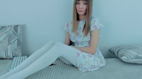 Lily online show from November 2025 03:28:01 AM