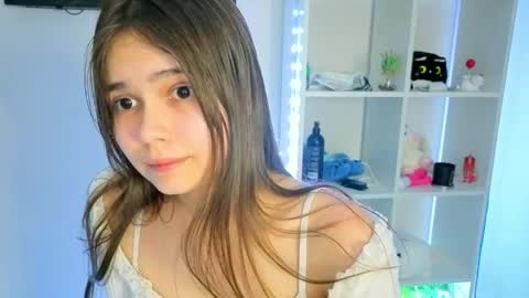 Snapshot of your_casual_vibes chatting on May 2026 06:04:02 PM Julia Next stream online show from May 2026 06:04:02 PM