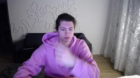 Snapshot of your_cute_friend chatting on February 2026 05:21:01 PM Fansly online show from February 2026 05:21:01 PM