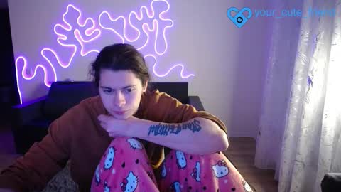 Snapshot of your_cute_friend chatting on February 2026 03:20:01 PM Fansly online show from February 2026 03:20:01 PM