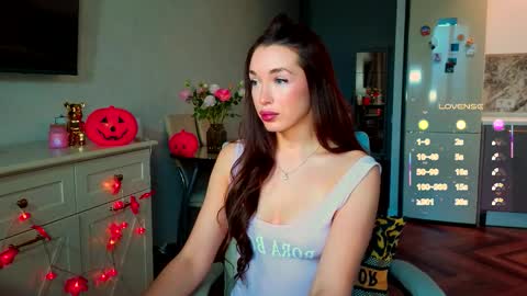 your Evaa online show from November 2025 02:25:01 AM