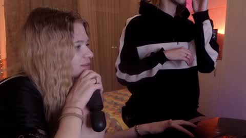 Snapshot of your_horny_friends chatting on February 2025 12:19:01 AM Your Horny Friends online show from February 2025 12:19:01 AM