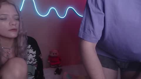 Snapshot of your_horny_friends chatting on February 2025 03:36:02 PM Your Horny Friends online show from February 2025 03:36:02 PM