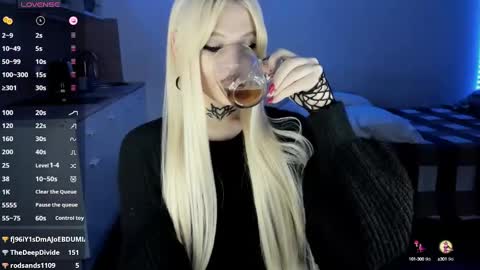 Snapshot of your_little_eva chatting on March 2025 09:48:02 PM Eva online show from March 2025 09:48:02 PM