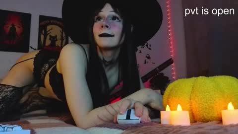 Snapshot of your_little_eva chatting on October 2025 11:28:02 PM Eva online show from October 2025 11:28:02 PM