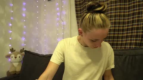 Meri  online show from April 2026 08:17:01 PM