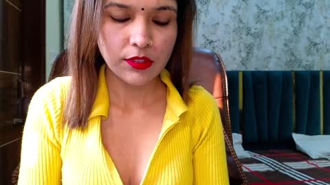 Snapshot of your_priya_77 chatting on January 2025 11:01:01 AM sonam online show from January 2025 11:01:01 AM