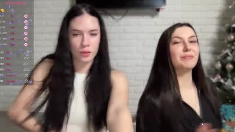 Snapshot of your_sweet_angel_ chatting on January 2025 12:06:02 AM Mia online show from January 2025 12:06:02 AM