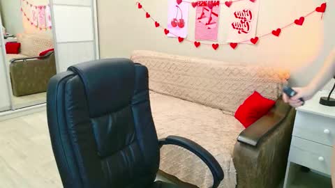 Snapshot of your_tender_doll chatting on September 2025 06:24:01 AM Alice online show from September 2025 06:24:01 AM