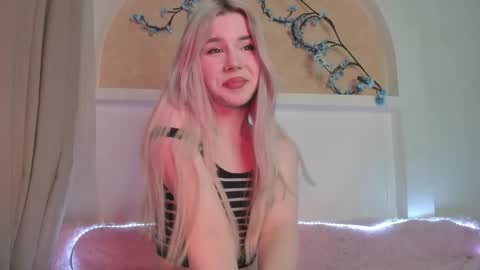 Snapshot of your_tender_doll chatting on January 2026 07:27:01 PM Alice online show from January 2026 07:27:01 PM