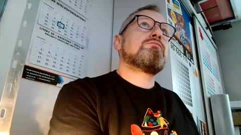 Snapshot of your_tipie chatting on November 2025 08:15:01 AM your_tipie online show from November 2025 08:15:01 AM